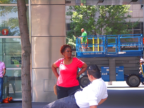 NY-Time_Warner_Center-Lunchtime_People_Shots-The_Gateway_To_The_Upper_Westside-04.JPG