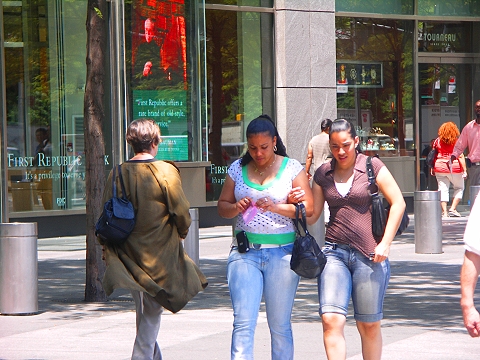 NY-Time_Warner_Center-Lunchtime_People_Shots-The_Gateway_To_The_Upper_Westside-14.JPG