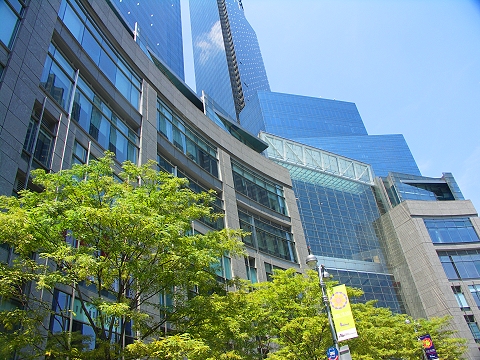NY-Time_Warner_Center-Lunchtime_People_Shots-The_Gateway_To_The_Upper_Westside-16.JPG