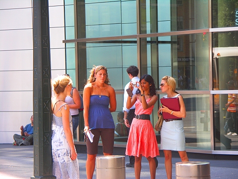 NY-Time_Warner_Center-Lunchtime_People_Shots-The_Gateway_To_The_Upper_Westside-18.JPG