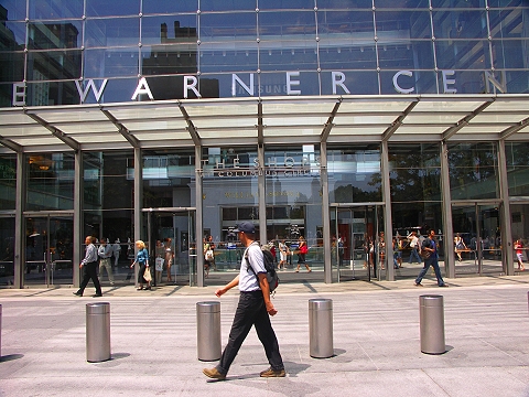 NY-Time_Warner_Center-Lunchtime_People_Shots-The_Gateway_To_The_Upper_Westside-52.JPG