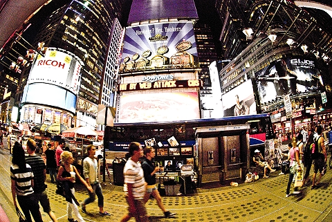 NY-Times_Square_at_Night-Fisheye_Lense-01.jpg