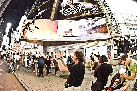 NY-Times_Square_at_Night-Fisheye_Lense-14.jpg
