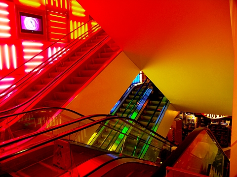 NY-Times_Square-Toys_R_Us-Christmas_Shopping-07.JPG