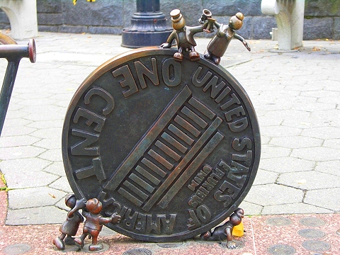 NY-Tom_Otterness-The_Real_World-Battery_Park-07.JPG