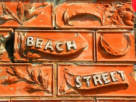 NY-Tribeca-Beach_Street_Sign.JPG