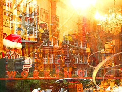 NY-Tribeca-Duane_Steet_Christmas_Windows-01.JPG