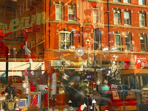 NY-Tribeca-Duane_Street_Christmas_Windows-02.JPG