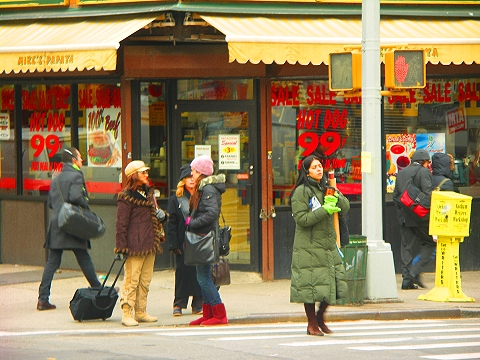 NY-Tribeca_Duane_Street_Shops-13-Mikes_Papaya.JPG