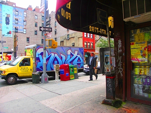 NY-Tribeca_Graffiti-Washington_Street-06.JPG
