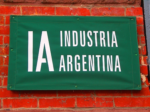 NY-Tribeca_Storefronts-11-Industria_Argentina.JPG