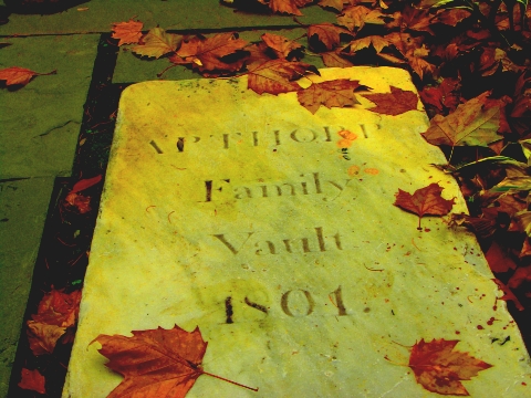 NY-Trinity_Church-graveyard_and_gravestones-13.jpg