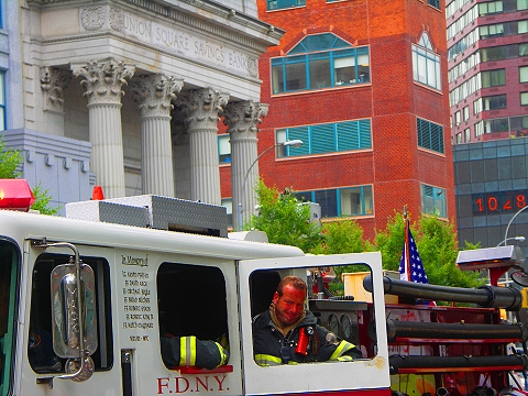 NY-Union_Square-FDNY_Hook_and_Ladder12.JPG