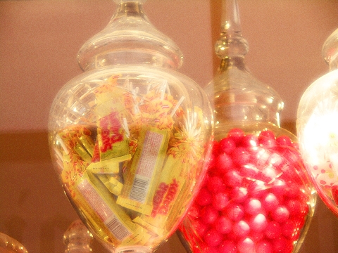 NY-Upper_Eastside-Madison_Avenue-Christmas_Windows-Candy-7.JPG