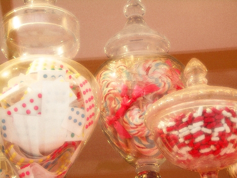 NY-Upper_Eastside-Madison_Avenue-Christmas_Windows-Candy-8.JPG
