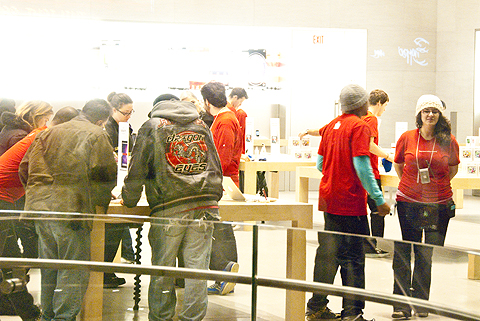 NY-Upper_Westside-Apple_Store-Broadway_and_West_67th-08.jpg