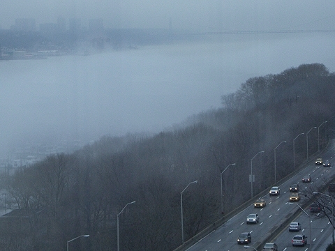 NY-Upper_Westside_Highway_and_The_George_Washington_Bridge_in_Fog06.JPG