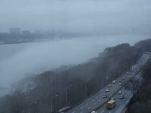 NY-Upper_Westside_Highway_and_The_George_Washington_Bridge_in_Fog07.JPG