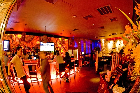 NY-Upper_Westside-Nightshots-04-Restaurant_Interior.jpg