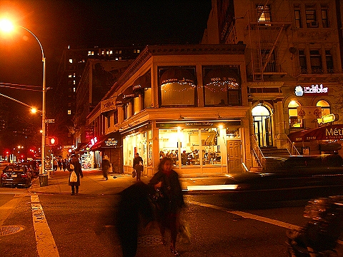 NY-Upper_Westside-Restaurants-Christmas-2007-05-Silver_Moon_Bakery.JPG