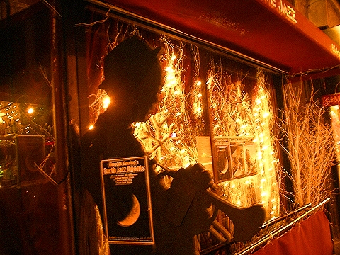 NY-Upper_Westside-Restaurants-Christmas-2007-11-Smoke.JPG