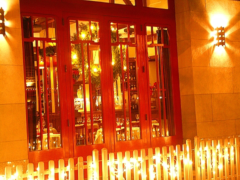 NY-Upper_Westside-Restaurants-Christmas-2007-13-Henrys.JPG
