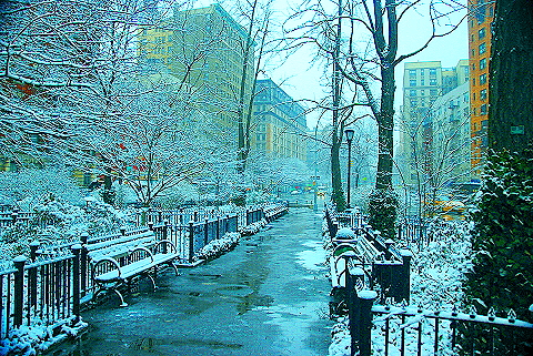 NY-Upper_Westside_Snow_Storm-25-Isidor_and_Ida_Strauss_Memorial.JPG