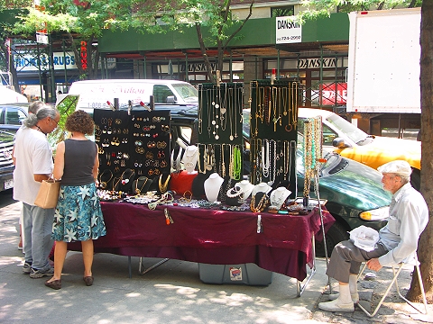 NY-Upper_westside_Street_Vendors-Columbus_Avenue-Broadway-02.JPG