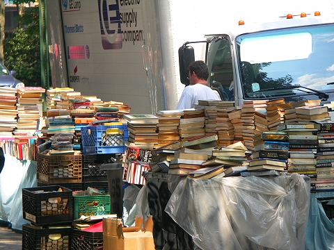 NY-Upper_westside_Street_Vendors-Columbus_Avenue-Broadway-19.JPG