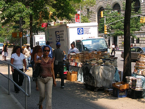 NY-Upper_westside_Street_Vendors-Columbus_Avenue-Broadway-20.JPG