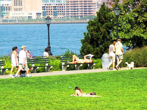NY-Views_From_Hudson_River_Park-02.JPG