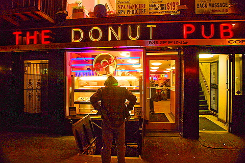 NY-W14th_Street_Nightshots-05-The_Donut_Pub.JPG