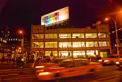 NY-W14th_Street_Nightshots-25-Apple_Store_Windows.JPG