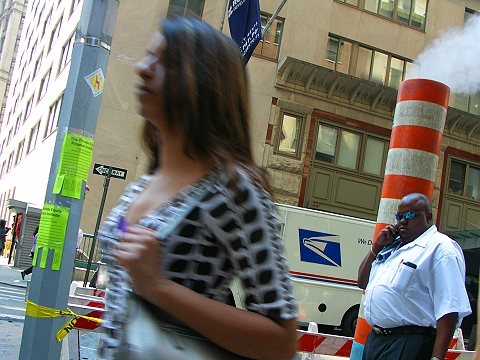 NY-Wall_Street_People_Watching-2.JPG