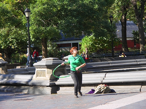 NY-Washington_Square_Park-Hula_Hoop-01.JPG