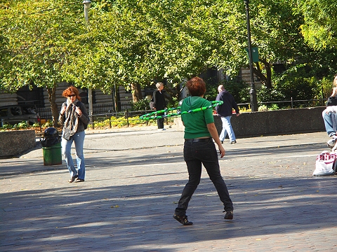 NY-Washington_Square_Park-Hula_Hoop-06.JPG