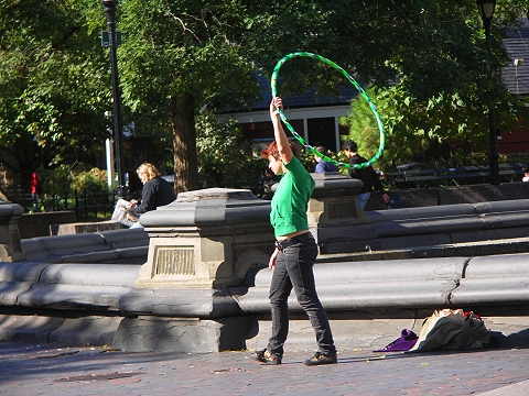 NY-Washington_Square_Park-Hula_Hoop-08.JPG