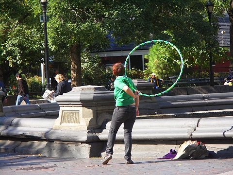 NY-Washington_Square_Park-Hula_Hoop-09.JPG