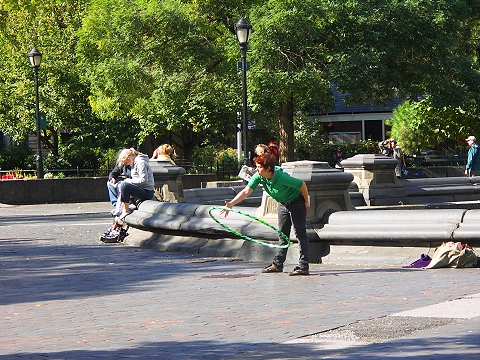 NY-Washington_Square_Park-Hula_Hoop-11.JPG