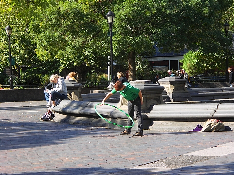 NY-Washington_Square_Park-Hula_Hoop-12.JPG