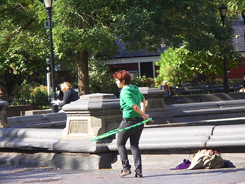 NY-Washington_Square_Park-Hula_Hoop-16.JPG