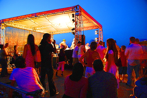 NY-West_70th_St_Pier-Acoustic_Sundays- (10).JPG
