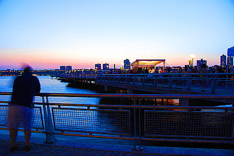 NY-West_70th_St_Pier-Acoustic_Sundays- (2).JPG
