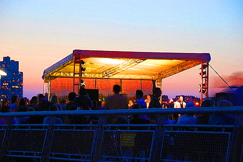 NY-West_70th_St_Pier-Acoustic_Sundays- (3).JPG
