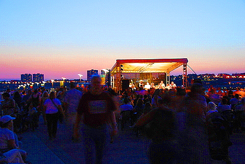NY-West_70th_St_Pier-Acoustic_Sundays- (4).JPG