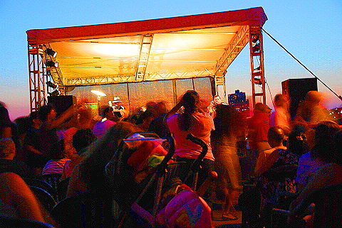 NY-West_70th_St_Pier-Acoustic_Sundays- (7).JPG