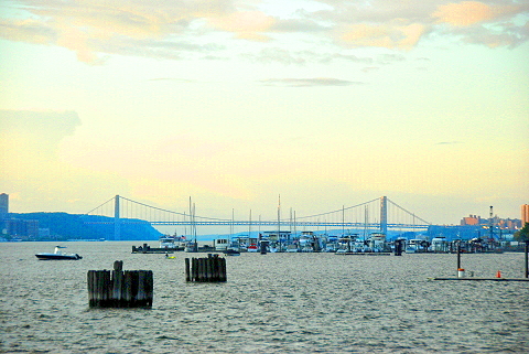 NY-West_70th_Street_Pier-10-Sailboats-George_Washington_Bridge.JPG