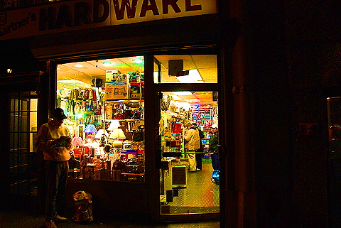 NY-West_72nd_and_Columbus-storefronts-windows-08.JPG