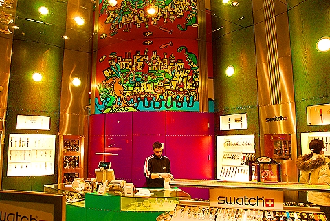 NY-West_72nd_and_Columbus-storefronts-windows-14.JPG