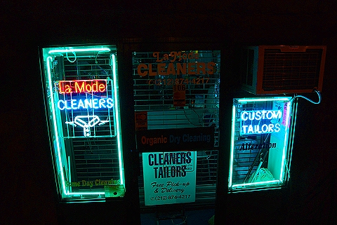 NY-West_72nd_and_Columbus-storefronts-windows-20.JPG